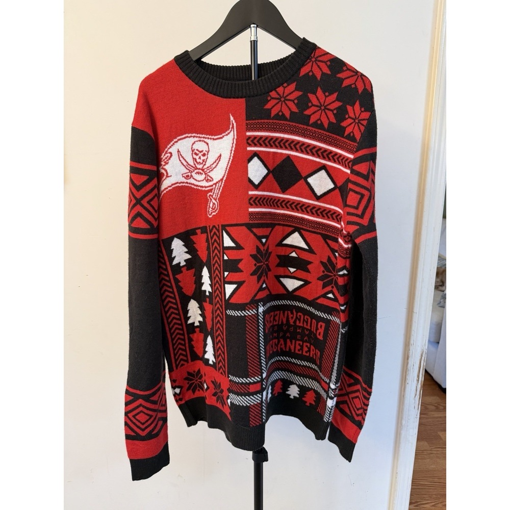 NFL Tampa Bay Buccaneers Sweater Mens Large Red Ugly Holiday Sweater